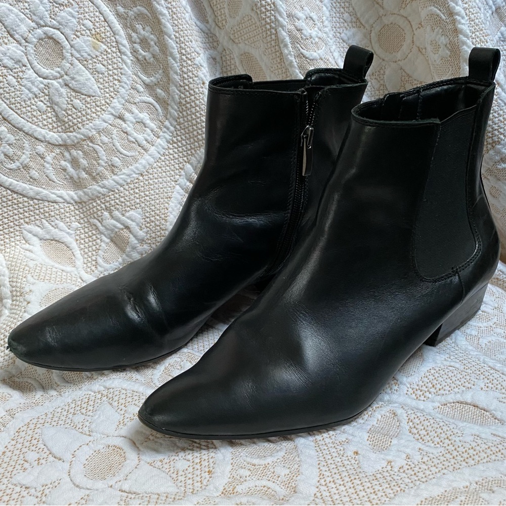 Franco Sarto Pointed Chelsea Leather boots